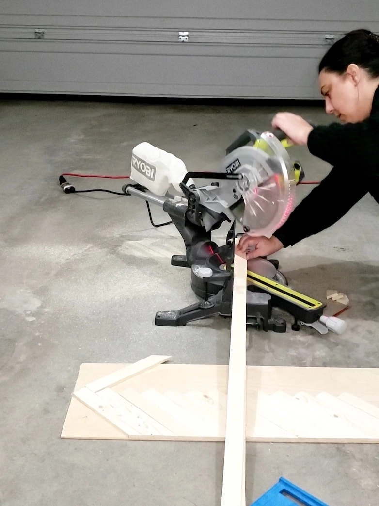 Cutting small pieces of wood with a mitre saw