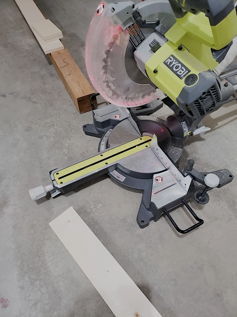 Mitre saw used to cut wood  pieces