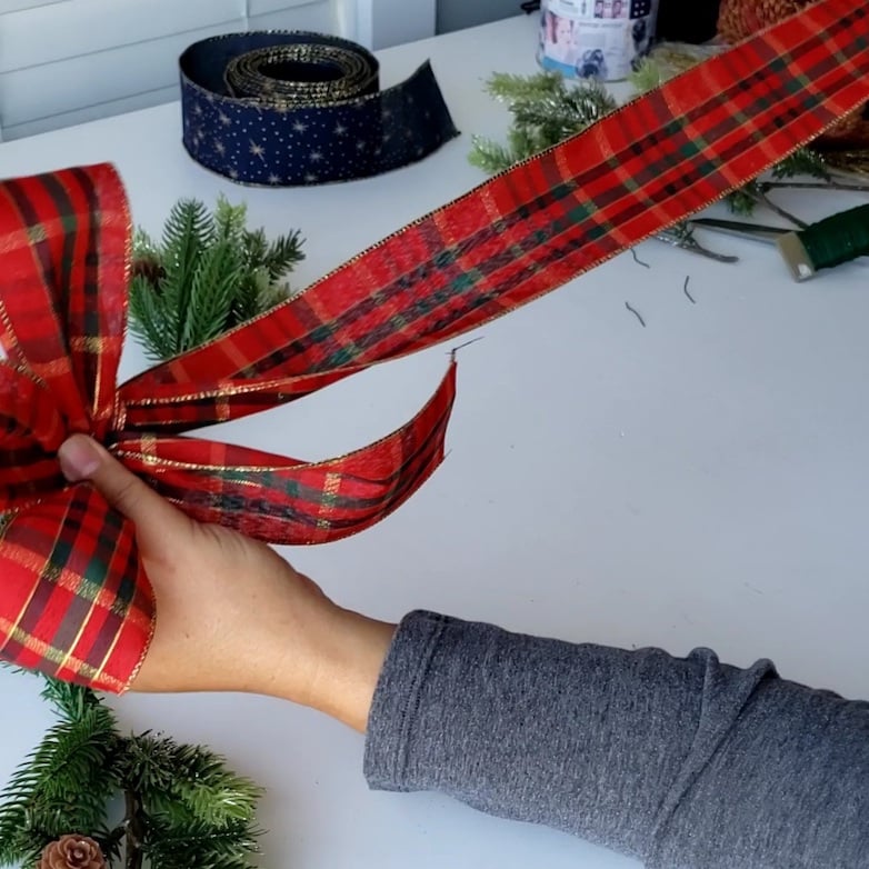 Making a bow with wired ribbon